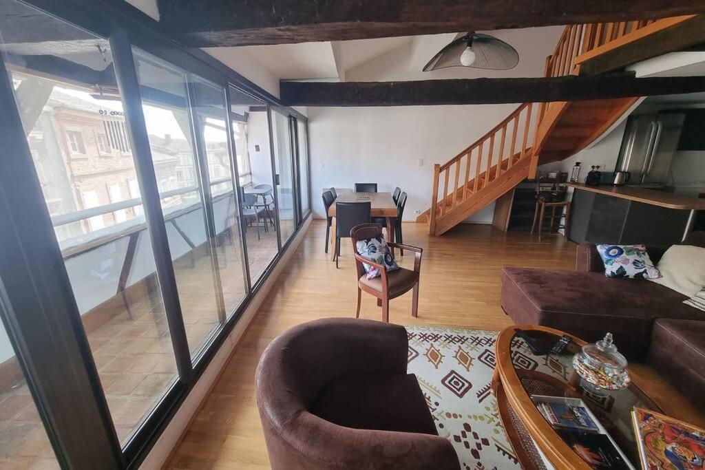 Appartement Exceptionnel 4 Etoiles Hyper Centre Albi 65 M2 Au 4Eme Etage Sans Ascenseur Avec Une Tour Du 12Eme Siecle Екстериор снимка