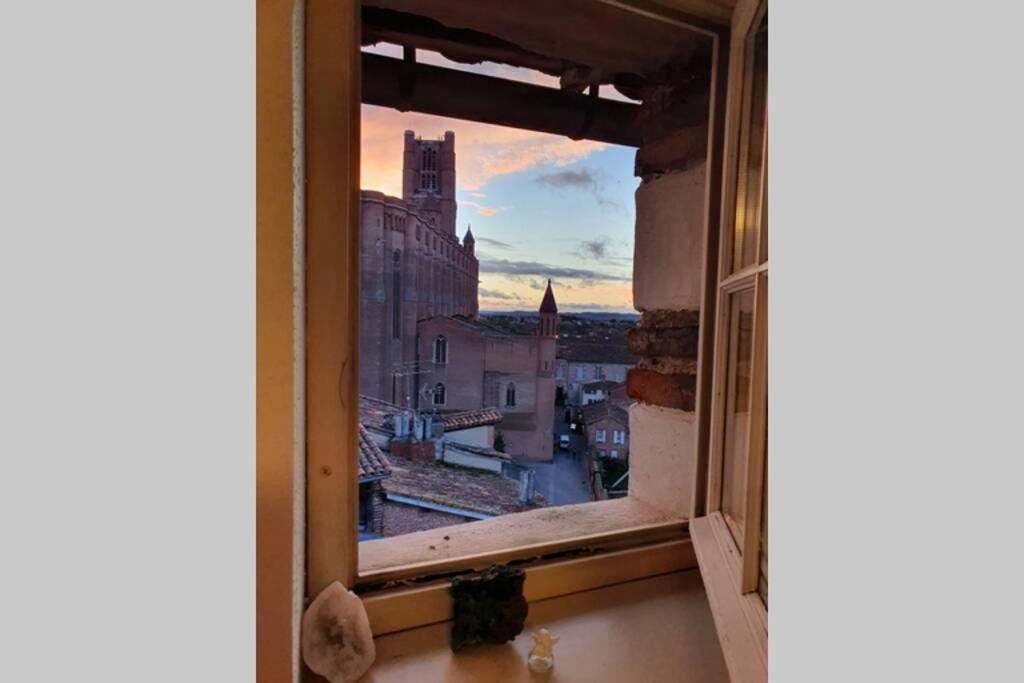 Appartement Exceptionnel 4 Etoiles Hyper Centre Albi 65 M2 Au 4Eme Etage Sans Ascenseur Avec Une Tour Du 12Eme Siecle Екстериор снимка