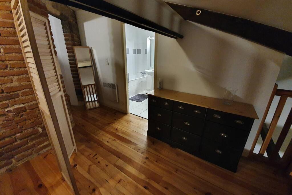 Appartement Exceptionnel 4 Etoiles Hyper Centre Albi 65 M2 Au 4Eme Etage Sans Ascenseur Avec Une Tour Du 12Eme Siecle Екстериор снимка